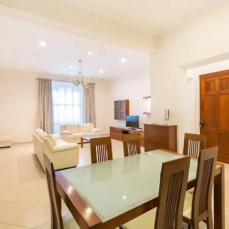 Beautiful, Seafront Spacious Apt In By 360 Estates