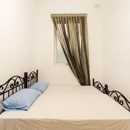 Apartman Beautiful, Seafront Spacious Apt In By 360 Estates
