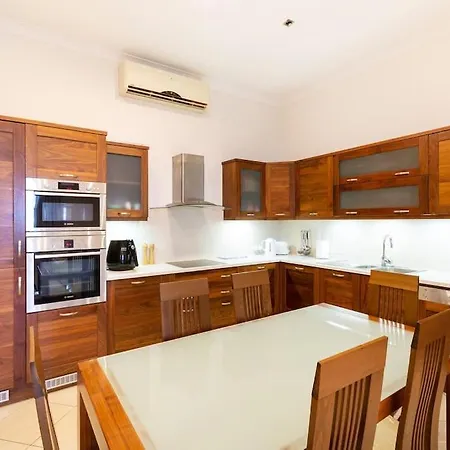 Beautiful, Seafront Spacious Apt In By 360 Estates * Sliema