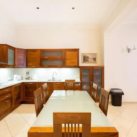 Lägenhet Beautiful, Seafront Spacious Apt In By 360 Estates *