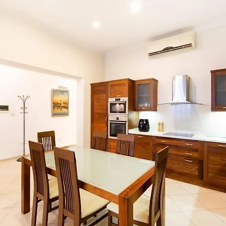 Beautiful, Seafront Spacious Apt In By 360 Estates * Sliema