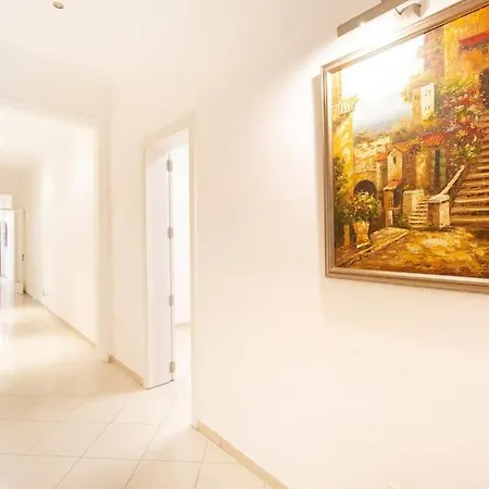 Beautiful, Seafront Spacious Apt In By 360 Estates דירה