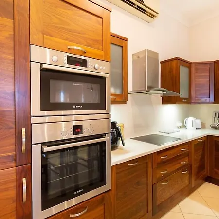 Beautiful, Seafront Spacious Apt In By 360 Estates * Sliema