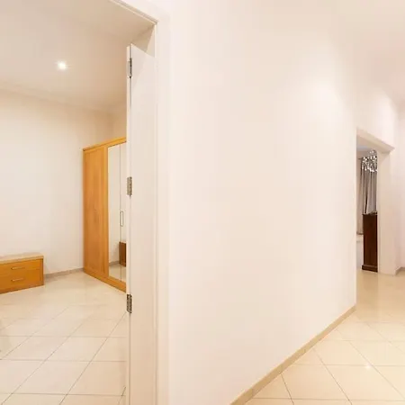Apartament Beautiful, Seafront Spacious Apt In By 360 Estates *