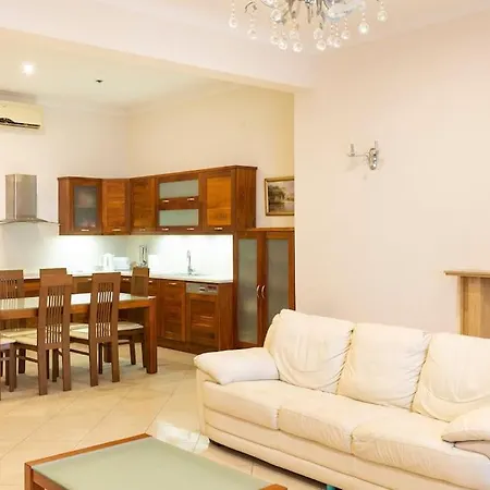 Beautiful, Seafront Spacious Apt In By 360 Estates *